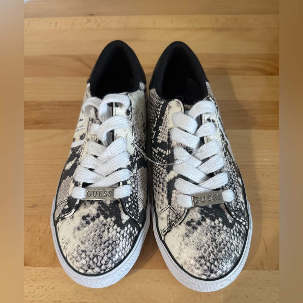 Guess faux snakeskin sneakers sz 5.5